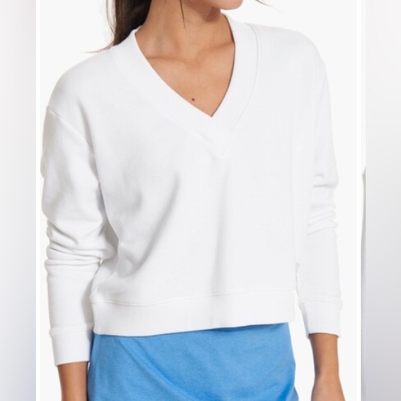 Vuori Sedona White V-Neck Pullover Sweatshirt. NWT - Picture 2 of 5